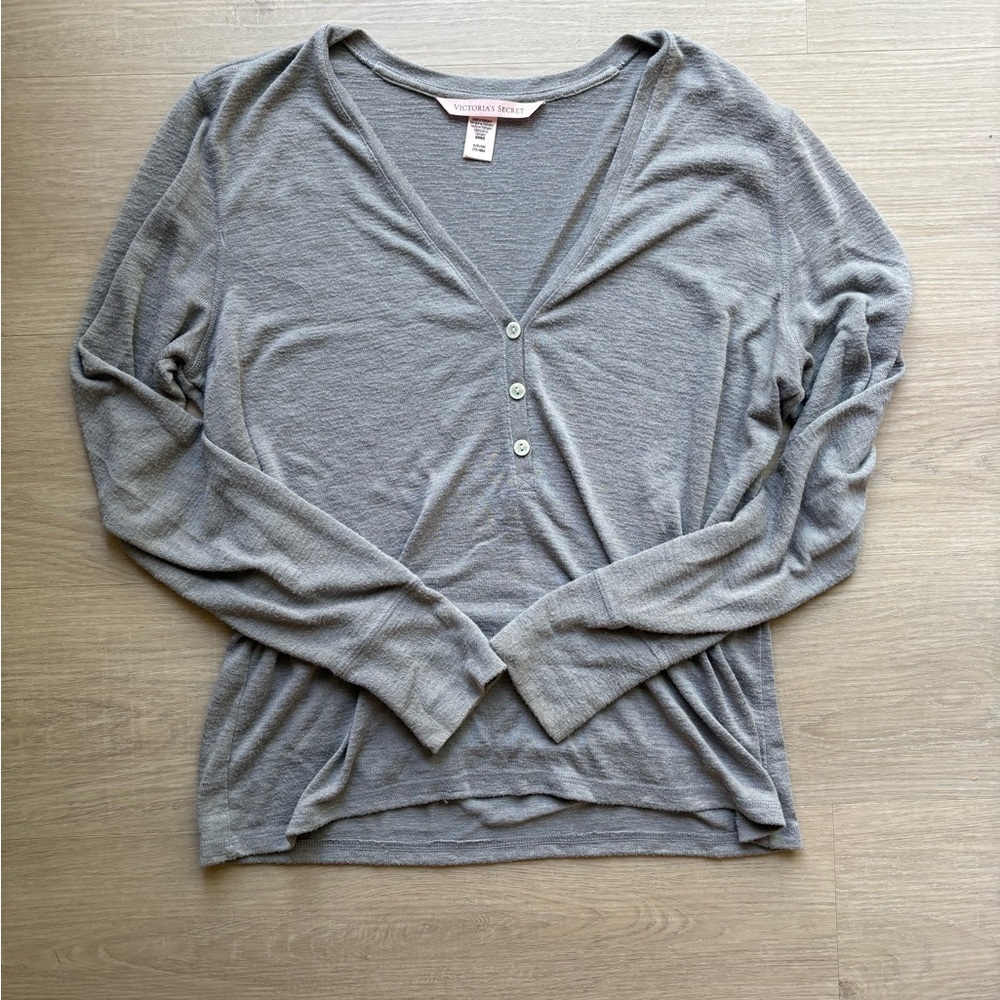 Woman’s Victoria's Secret Gray Long Sleeve Buttoned Shirt